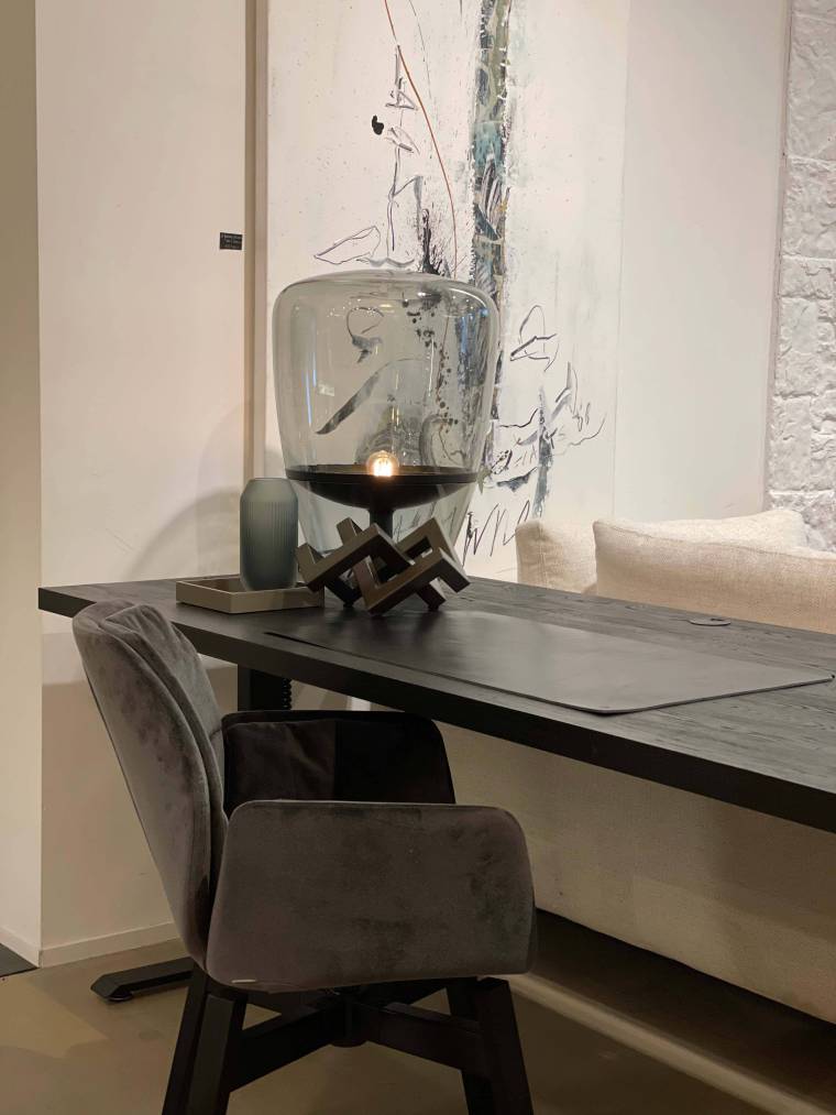 RAW Interiors - design zit-sta bureau Breda Zwart eiken design zit-sta bureau